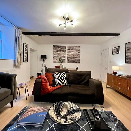 Superbly Located 2 Bedroom Luxury Apartment Bath Buitenkant foto
