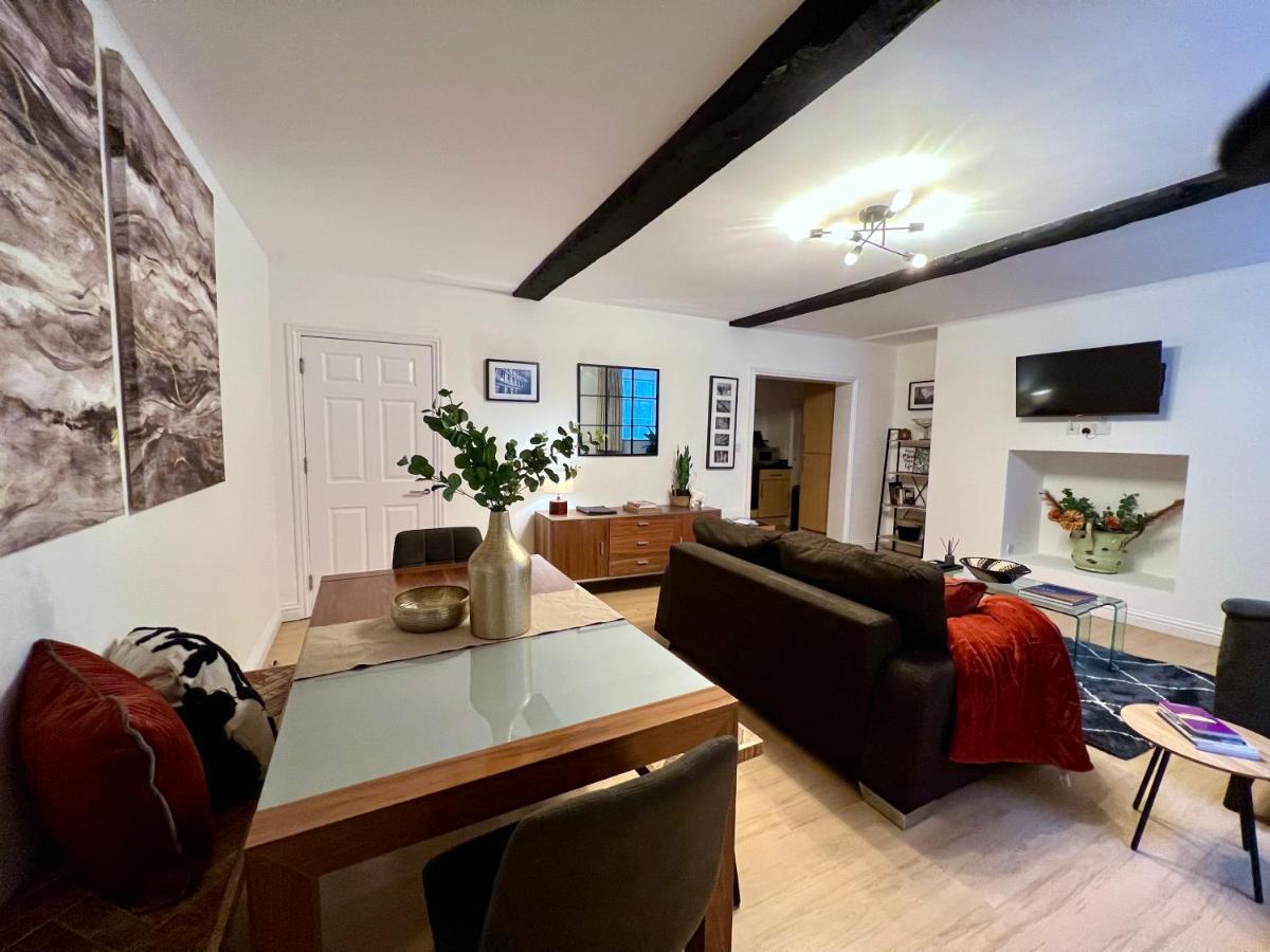 Superbly Located 2 Bedroom Luxury Apartment Bath Buitenkant foto