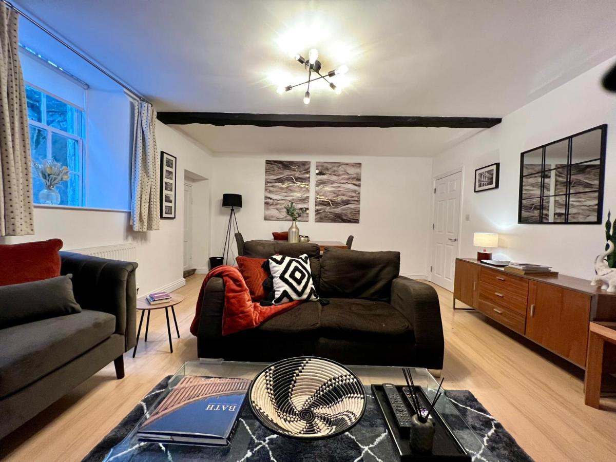 Superbly Located 2 Bedroom Luxury Apartment Bath Buitenkant foto