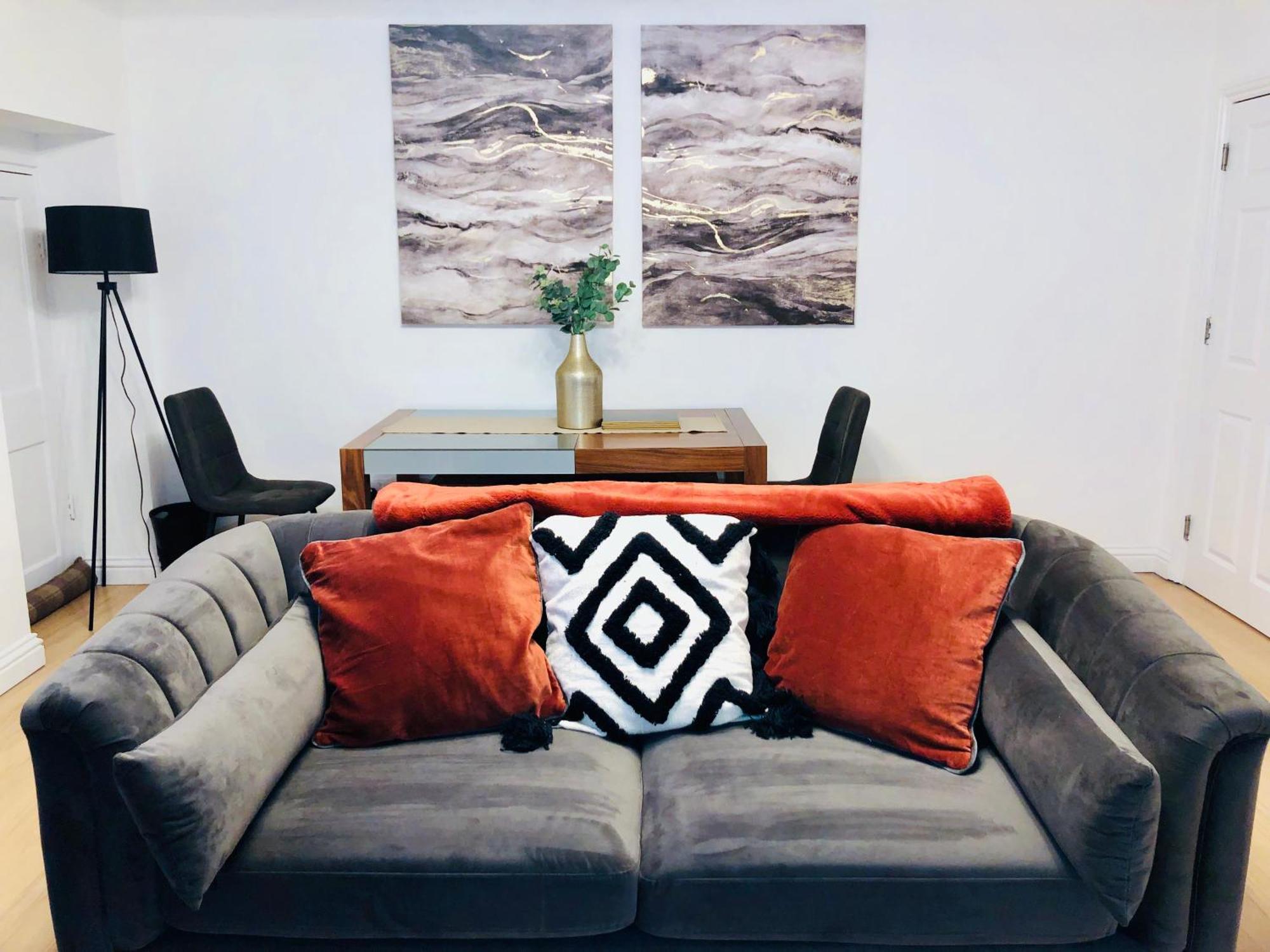 Superbly Located 2 Bedroom Luxury Apartment Bath Buitenkant foto